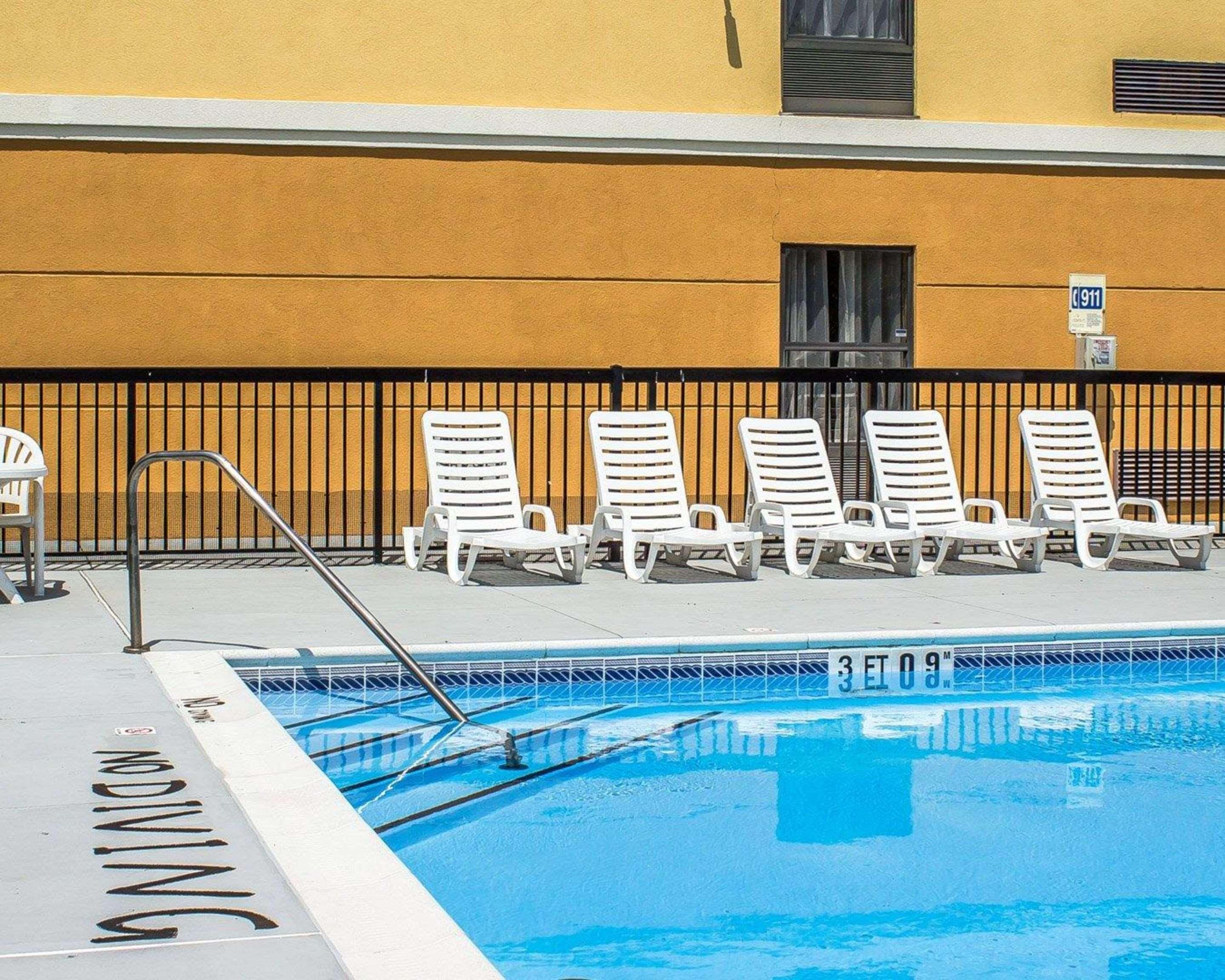 Comfort Inn Dunn Near I-95 Ngoại thất bức ảnh
