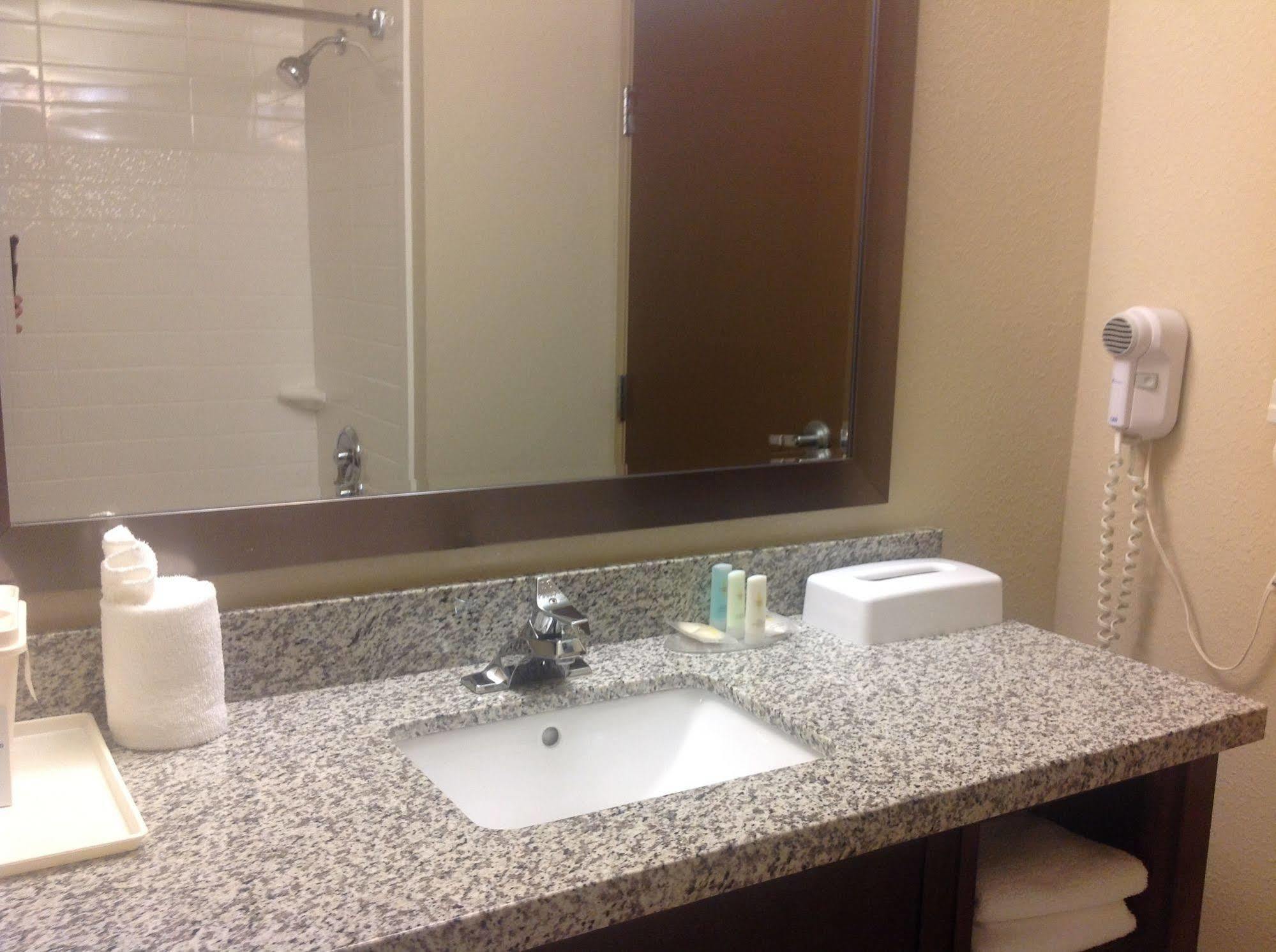 Comfort Inn Dunn Near I-95 Ngoại thất bức ảnh